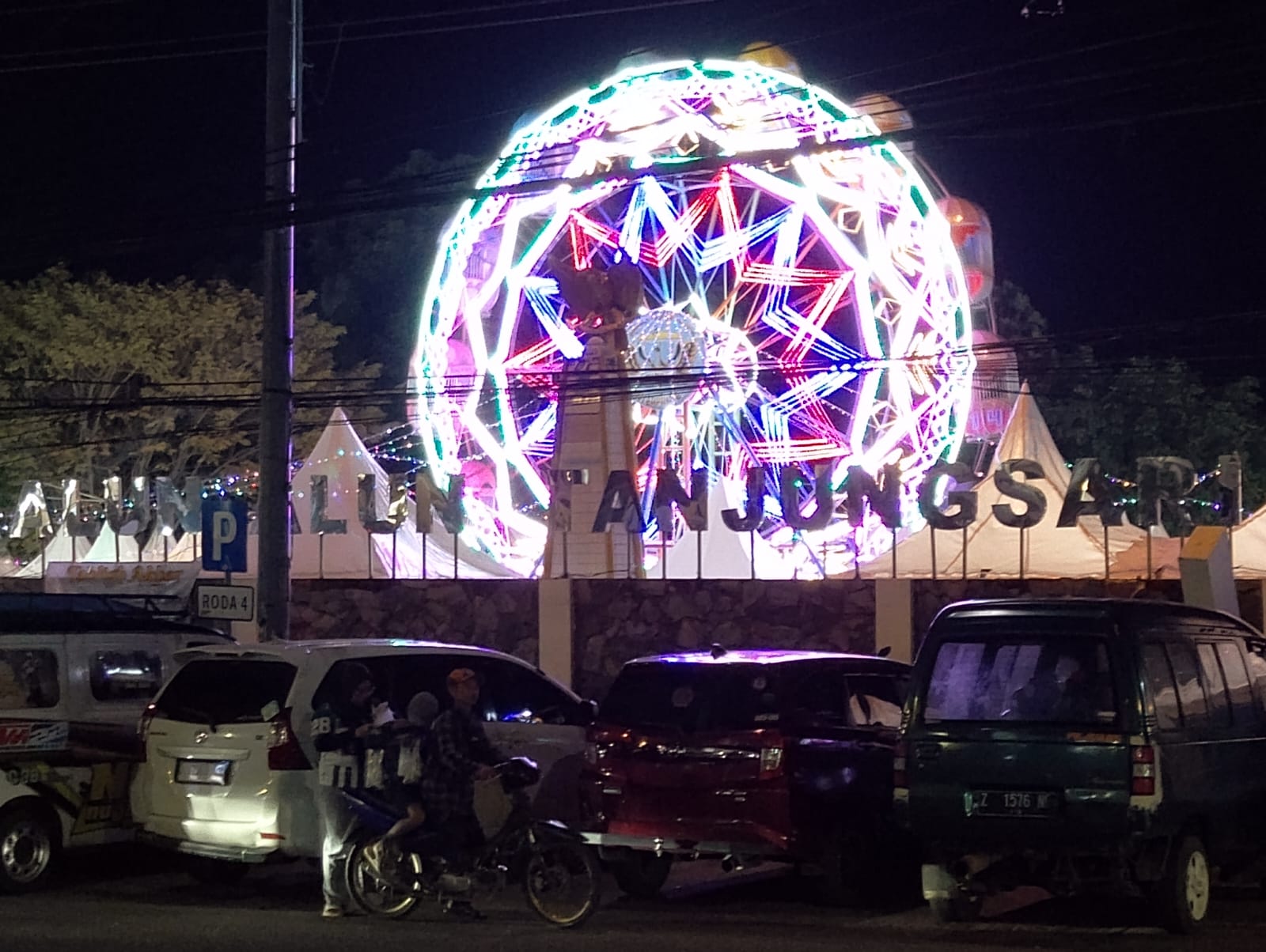 Suasana Meriah Menghiasi Alun-alun Tanjungsari